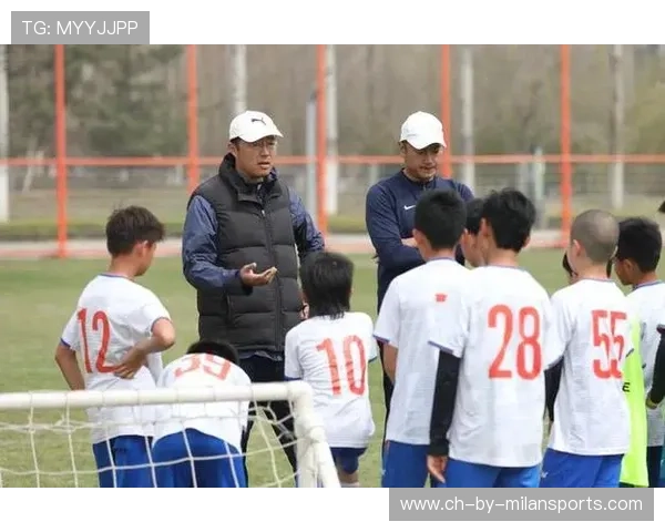 “青训明星教练示范课，助力少年球员成长”，青训球员标准